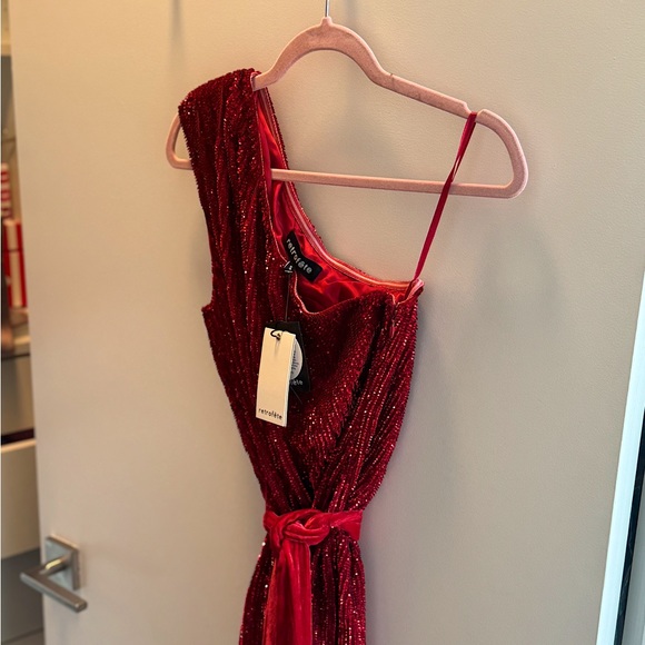 RETROFETE RED SPARKLE ONE SHOULDER DRESS - Picture 3 of 10